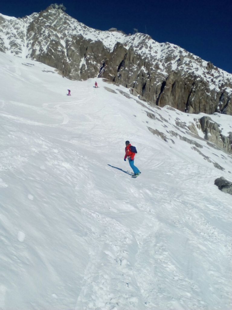 Snowboard guiding off piste chamonix courmayeur