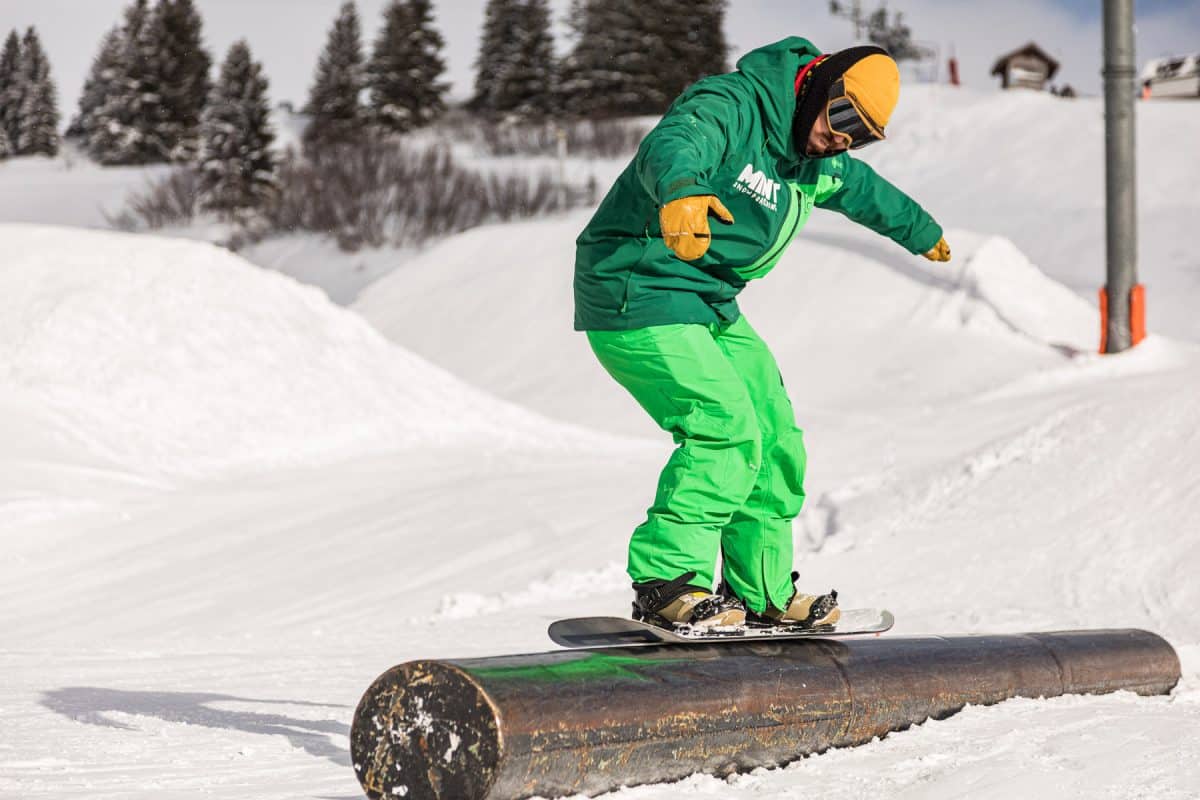 Snowboard Camps for Adults 2023/2024 MINT Snowboarding