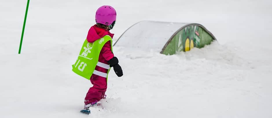 kids snowboard lessons in morzine, avoriaz, les gets & chatel